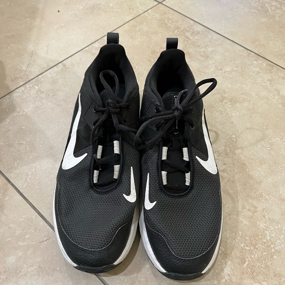 Nike AirMax black sneakers